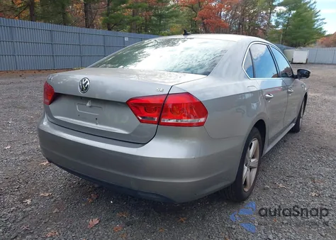 2013 Volkswagen Passat 2.5L Se из США, поврежденный, VIN 1VWBP7A37DC122877